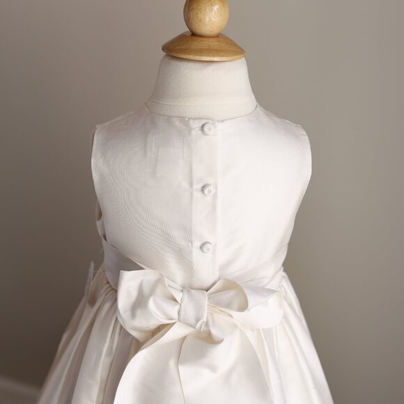 UNIQUE Ivory Flower Girl Dress Heirloom Boutique Special Occasion Size 4 NEW - Picture 4 of 6